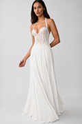 Vestido Éloïse branco, em movimento, Modelo 3